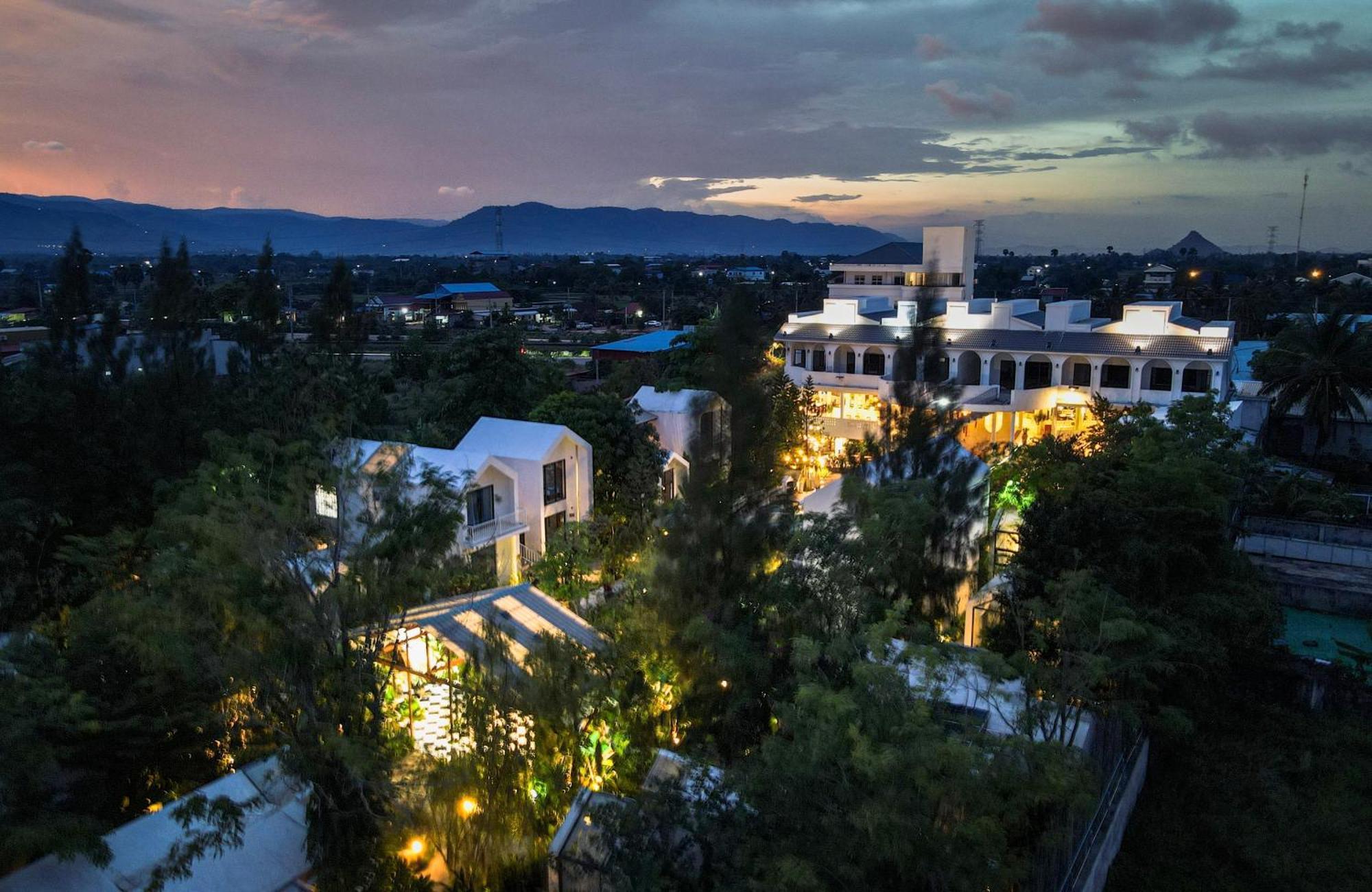 Montagne Residence Kampot Exterior photo